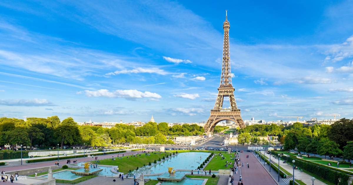 The Eiffel Tower - Random Facts